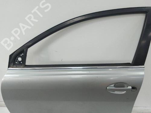 Used Left front door TOYOTA AVENSIS Estate (_T25_) 2.2 D-4D (ADT251_, ADT251R) (150 hp) 19697077