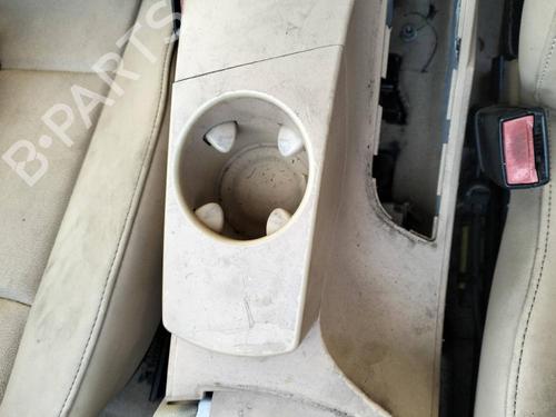 Porte-gobelet/Objets BMW X3 (E83) 2.0 d (150 hp) 18585569