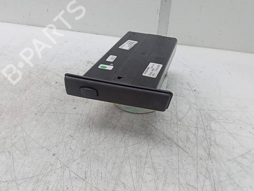 Used Cup/Object holder Cup/Object holder BMW 5 (E60) 525 d (163 hp) 18970973 18970973