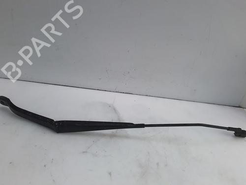Used Front windshield wiper arm FIAT 500X (334_) 1.3 D Multijet (334AXH1A) (95 hp) 28690591