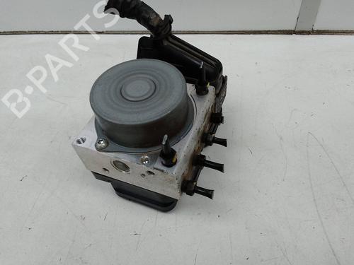 Used ABS pump ABS pump TOYOTA COROLLA Saloon (_E21_) 1.8 VVTi Hybrid (ZWE211) (122 hp) 18585738 18585738