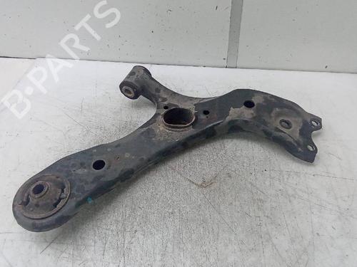 Right front suspension arm TOYOTA AURIS (_E18_) 1.8 Hybrid (ZWE186_, ZWE186R) | BP19938553M13 