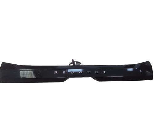 Used Tailgate trim PEUGEOT 208 II (UB_, UP_, UW_, UJ_) 1.2 PureTech 100 (101 hp) 31167980