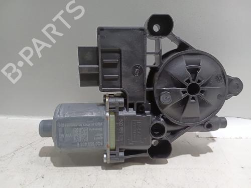 Used Right rear window motor Right rear window motor SKODA KAROQ (NU7, ND7) 2.0 TDI (116 hp) 34618019 34618019