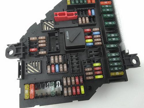 Used Fuse box BMW 5 (F10) 525 d (204 hp) 20694233
