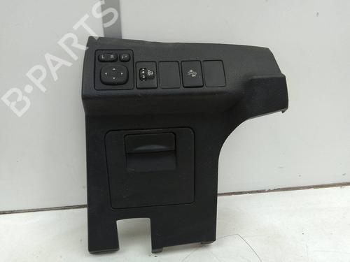 Used Switch Switch TOYOTA AURIS Estate (_E18_) 1.8 Hybrid (ZWE186_, ZWE186R, ZWE186H) (136 hp) 18585863 18585863