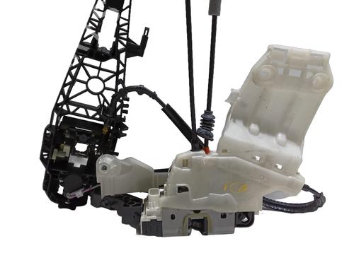 front-left-lock-jeep-renegade-suv-bu-b1-bv-2014-33538843 main image