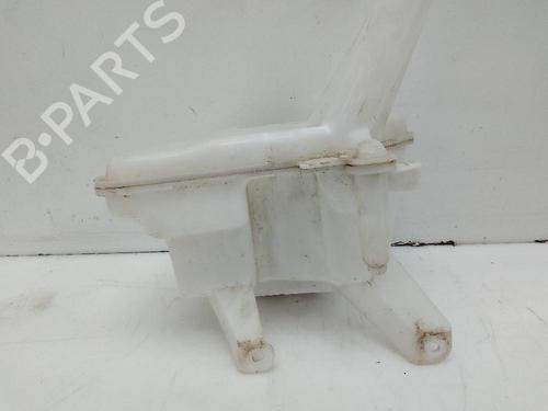 Used Windscreen washer tank TOYOTA YARIS (_P13_) 1.5 Hybrid (NHP130_, NHP130) (101 hp) 23643374