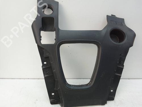 Used Armrest / Center console Armrest / Center console PEUGEOT RIFTER 1.5 BlueHDi 130 (130 hp) 20132906 20132906