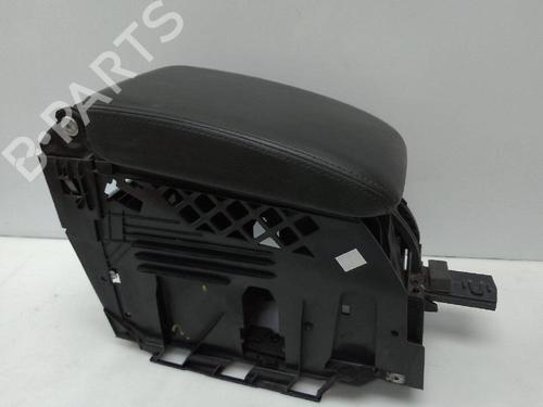 Used Armrest / Center console VW SCIROCCO III (137, 138) [2008-2017]  24170428