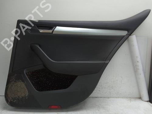 Verkleidung hinten rechts SKODA SUPERB III (3V3) 2.0 TDI | BP30050693C61