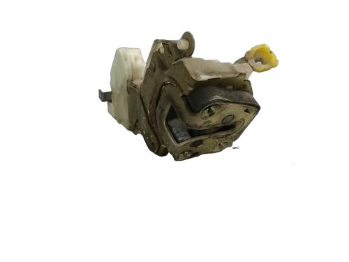 rear-left-lock-nissan-terrano-ii-r20-1992-1993-1994-1995-1996-1997-1998-1999-2000-2001-2002-2003-2004-2005-2006-2007-32772610 main image