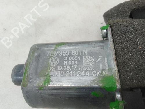 Left front window motor VW MULTIVAN T5 (7HM, 7HN, 7HF, 7EF, 7EM, 7EN) 2.0 TDI | BP27539235E21 