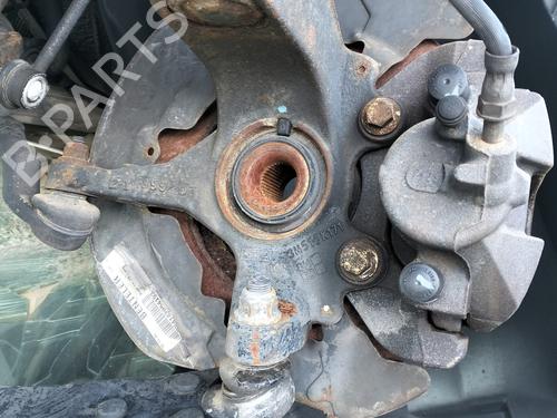 Fusee links voor VOLVO C30 (533) 2.0 D (136 hp) 31287169