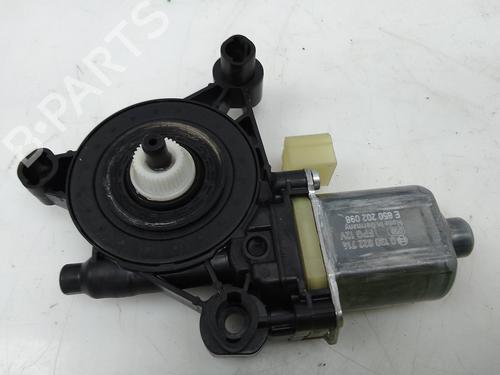 Right rear window motor VW GOLF VIII (CD1, DA1) 2.0 GTI Clubsport | BP28150106E22 