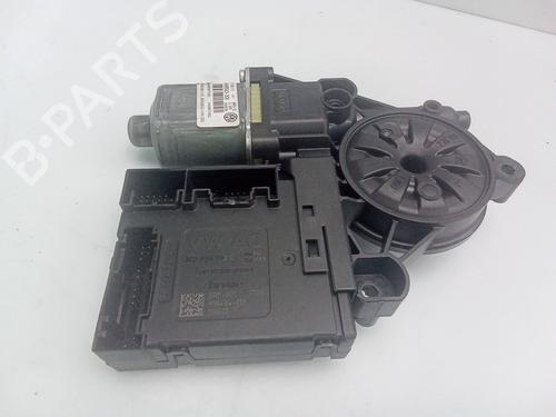 Rudehejsemotor forskærm højre VW PASSAT B7 Variant (365) 1.6 TDI (105 hp) 28150224