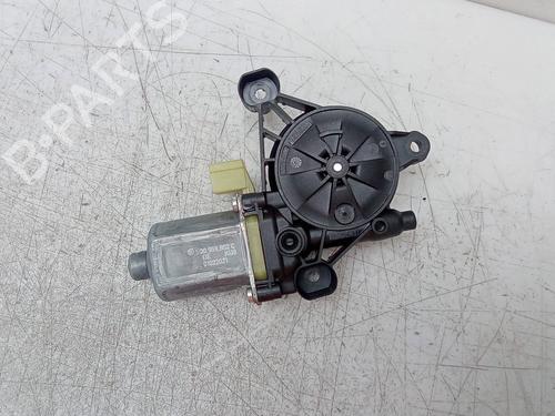 Rudehejsemotor bagstkærm højre AUDI Q3 (F3B) 35 TFSI (150 hp) 28149666