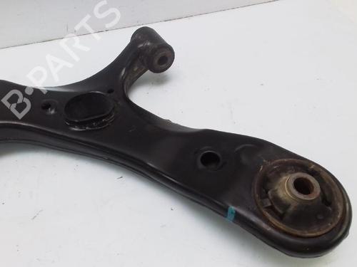 Left front suspension arm TOYOTA AURIS (_E18_) 1.8 Hybrid (ZWE186_, ZWE186R) | BP25720662M12 