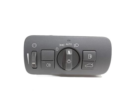 switch-volvo-xc60-i-suv-156-2008-2009-2010-2011-2012-2013-2014-2015-2016-2017-2018-38750922 main image