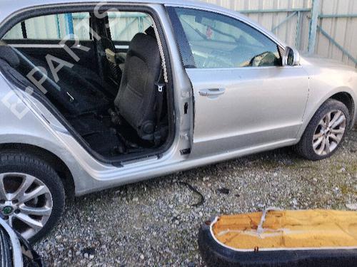 Used Rear center seatbelt SKODA SUPERB II (3T4) [2008-2015]  18575355