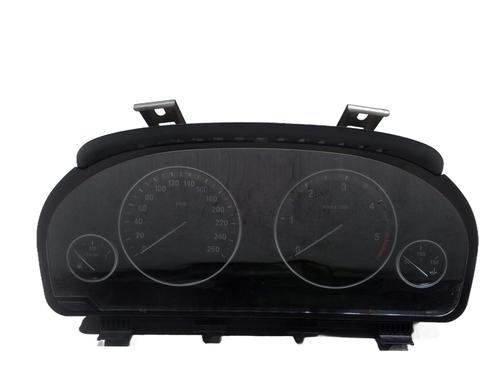 Used Instrument cluster BMW 5 (F10) 530 d (245 hp) 31849622