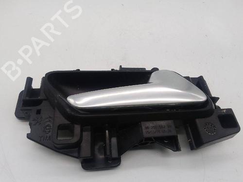 Used Rear right interior door handle PEUGEOT 3008 II SUV (MC_, MR_, MJ_, M4_) 1.2 THP/ PureTech 130 (MRHNSM, MRHNSU, MRHNSJ, MRHNYW,... (131 hp) 25597131