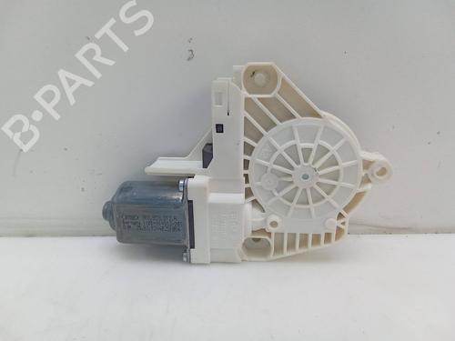 Rudehejsemotor bagstkærm højre AUDI Q3 (8UB, 8UG) [2011-2020]  26158375