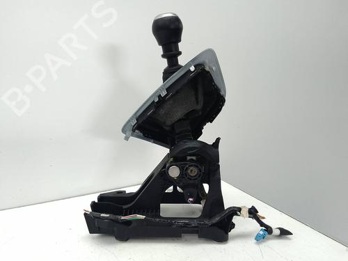 Used Gear lever Gear lever TOYOTA AURIS (_E18_) 1.8 Hybrid (ZWE186_, ZWE186R) (136 hp) 26054834 26054834