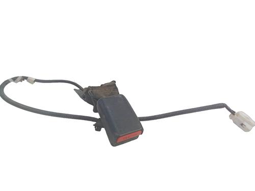 Engate do cinto Engate do cinto TOYOTA HILUX VIII Pickup (_N1_) 2.4 D 4WD (GUN125_, GUN125R) (150 hp) 18574688 18574688