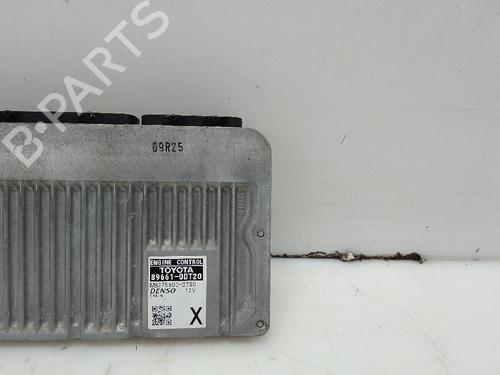 Used Engine control unit (ECU) TOYOTA YARIS (_P13_) 1.5 Hybrid (NHP130_, NHP130) (101 hp) 23643372