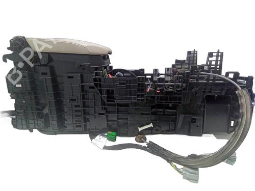 Used Middle console LAND ROVER RANGE ROVER SPORT II (L494) 3.0 SDV6 4x4 (292 hp) 18573763