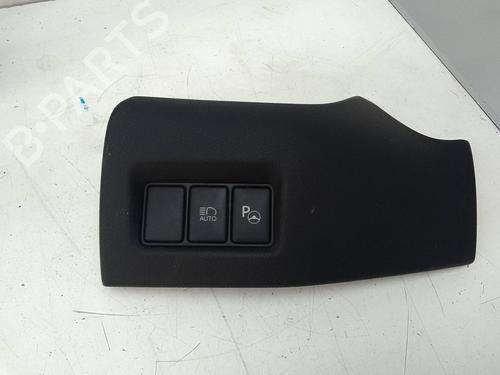 Used Switch Switch TOYOTA C-HR (_X1_) 1.8 Hybrid (ZYX10_, ZYX11_, ZYX10R, ZYX11R) (122 hp) 18597793 18597793