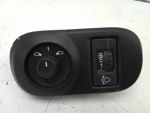 Used Switch Switch CITROËN C4 CACTUS 1.2 VTi 82 (82 hp) 18873010 18873010