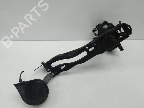 Used Right headlight support Right headlight support 20504797 20504797