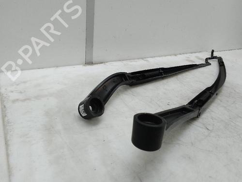 Used Front windshield wiper arm KIA SORENTO III (UM) [2015-2023]  18587139
