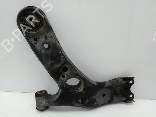 Right front suspension arm TOYOTA AURIS (_E18_) 1.8 Hybrid (ZWE186_, ZWE186R) | BP21084846M13 