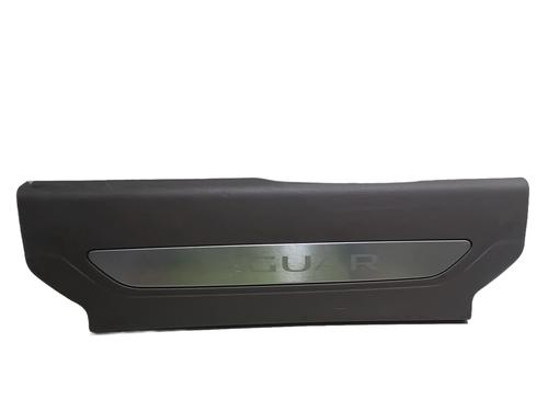 drliste-jaguar-f-pace-x761-2015-34153408 main image