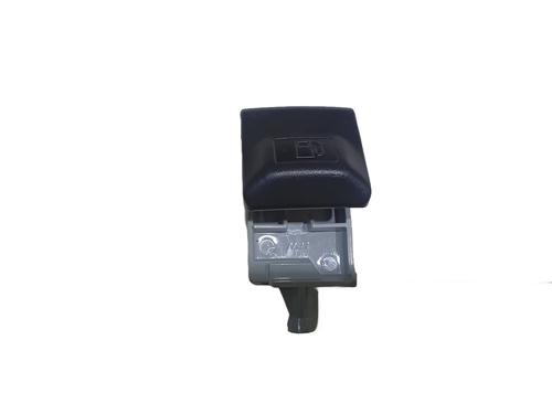 switch-jaguar-xe-x760-2015-34421403 main image
