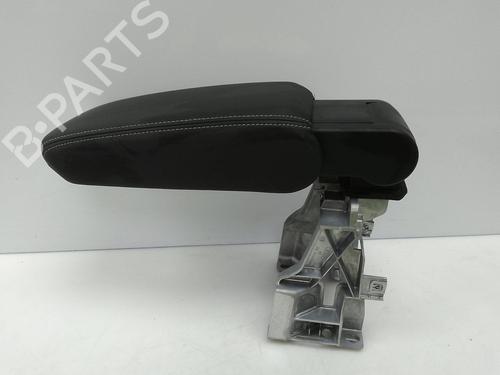 Used Armrest / Center console Armrest / Center console 22396630 22396630