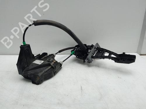 front-left-lock-jaguar-f-pace-x761-hk83203a29eb-2015-18576575 main image
