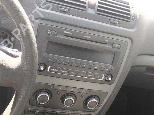 Used Radio SKODA OCTAVIA II (1Z3) 1.6 TDI (105 hp) 29697570