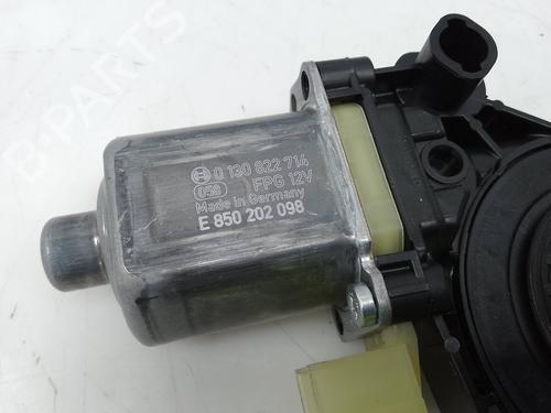 Right rear window motor VW GOLF VIII (CD1, DA1) 2.0 GTI Clubsport | BP28150106E22 