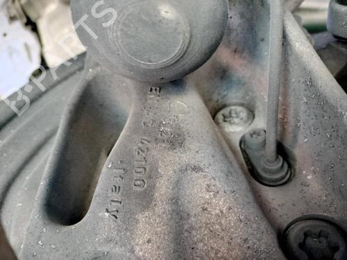 Used Right front steering knuckle BMW 3 (F30, F80) 318 d (150 hp) 18572912