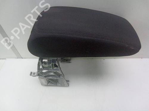 Used Armrest / Center console AUDI A3 (8V1, 8VK) 1.6 TDI (110 hp) 28147668