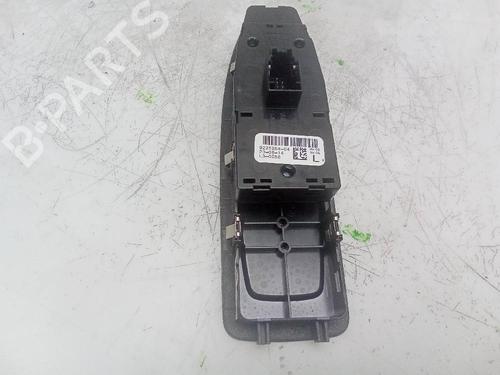 Used Left front window switch BMW 1 (F21) 116 d (116 hp) 19492893