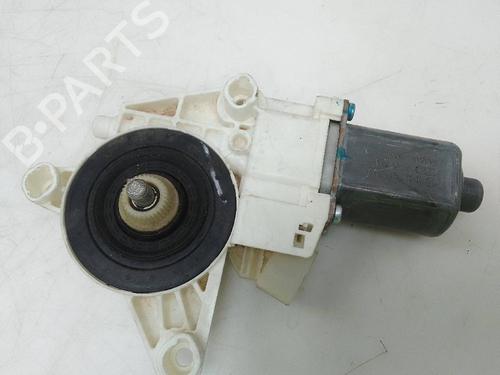 Moteur de lève-vitre avant gauche MERCEDES-BENZ M-CLASS (W164) ML 350 CDI 4-matic (164.122) (224 hp) 22364965