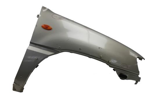 Used Right front fenders NISSAN TERRANO II (R20) 2.7 TDi 4WD (125 hp) 31706857