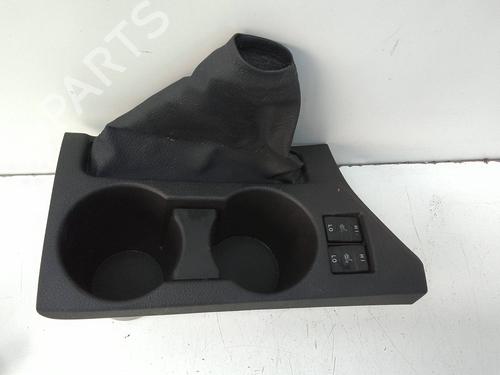 Used Cup/Object holder Cup/Object holder TOYOTA AURIS (_E18_) 1.8 Hybrid (ZWE186_, ZWE186R) (136 hp) 18585969 18585969