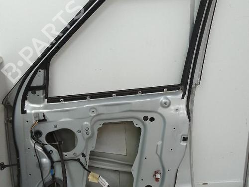 Used Right front door LAND ROVER DISCOVERY III (L319) 2.7 TD 4x4 (190 hp) 27555484