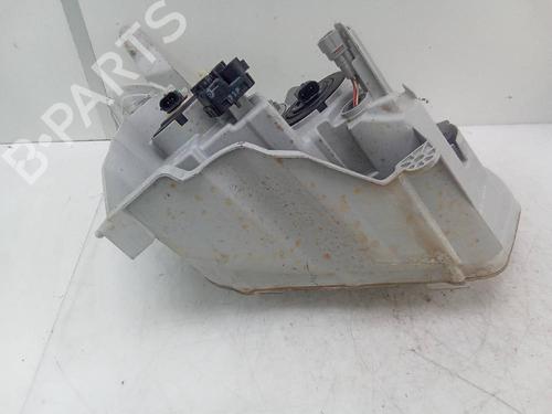 Phare droit ISUZU D-MAX II (TFR, TFS) 1.9 Ddi 4x4 (TFS87J) (163 hp) 18579576